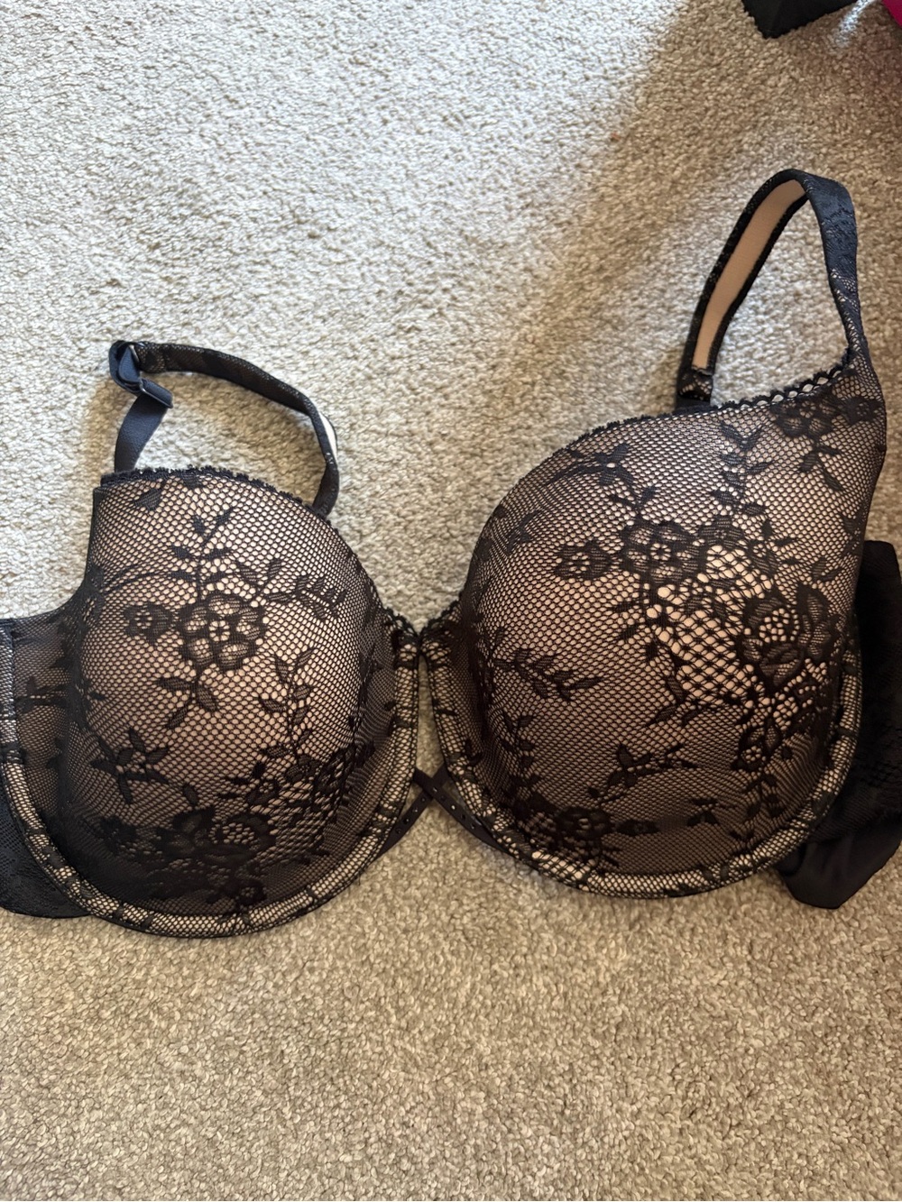 La SENZA Black Lace T-Shirt Bra with Floral Overlay